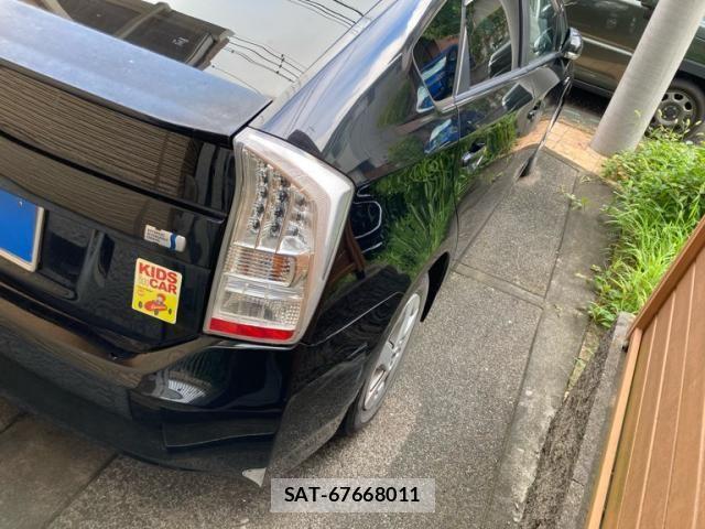 Toyota PRIUS 2011-10 8485956-4