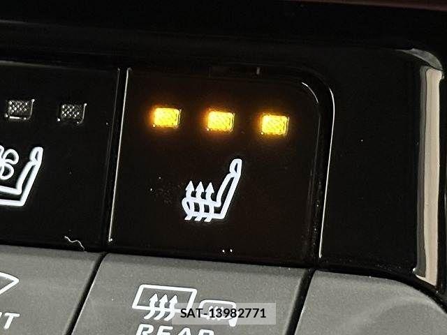Toyota PRIUS 2023-06 8485925-9