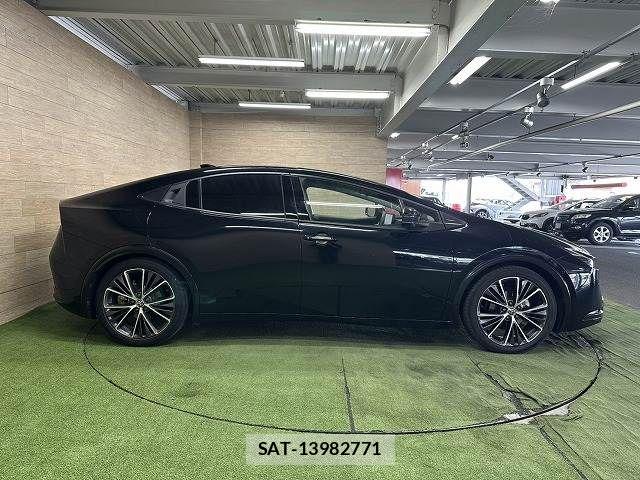 Toyota PRIUS 2023-06 8485925-17