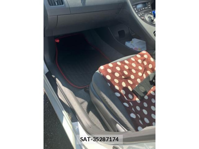 Toyota PRIUS 2010-05 8485955-15