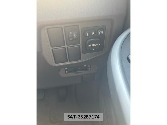 Toyota PRIUS 2010-05 8485955-16