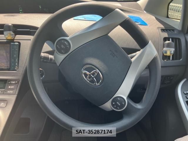 Toyota PRIUS 2010-05 8485955-17