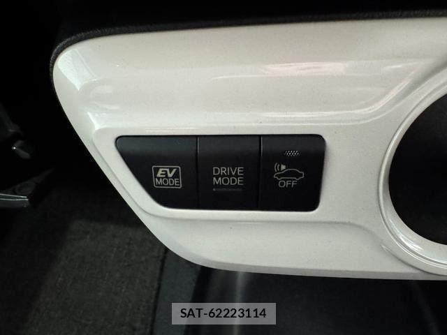 Toyota PRIUS 2018-07 8485953-17
