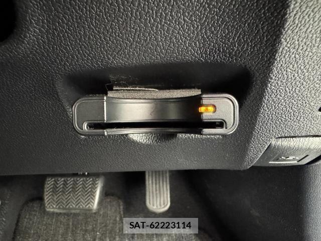 Toyota PRIUS 2018-07 8485953-25