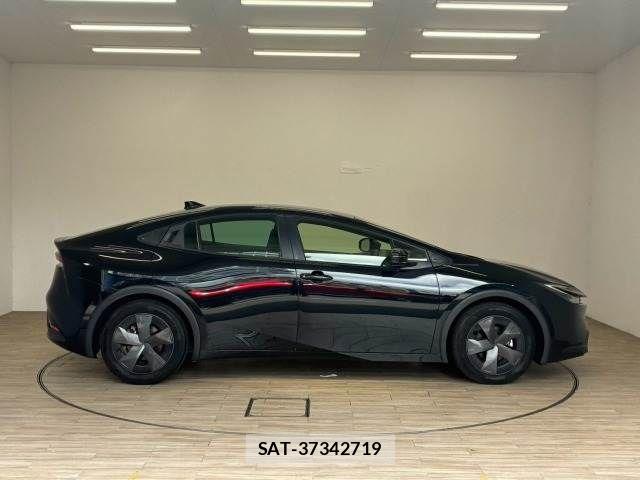 Toyota PRIUS 2023-03 8485934-17