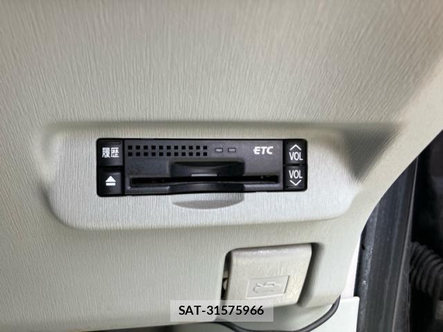 Toyota PRIUS 2010-11 8485958-17