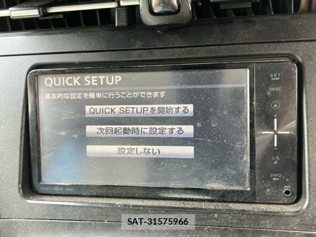 Toyota PRIUS 2010-11 8485958-18