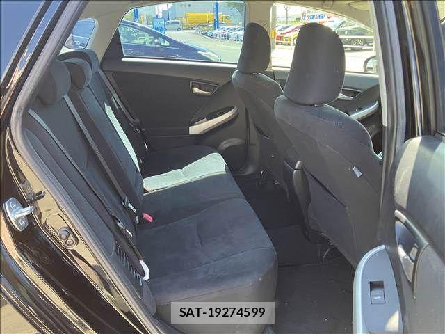 Toyota PRIUS 2014-01 8485945-11