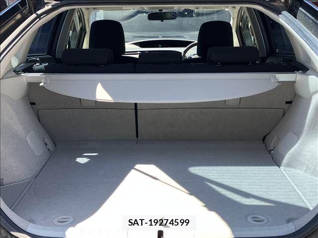 Toyota PRIUS 2014-01 8485945-12