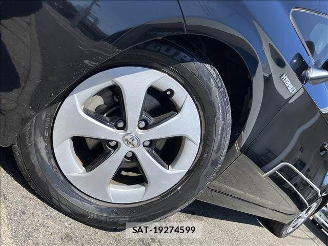 Toyota PRIUS 2014-01 8485945-18