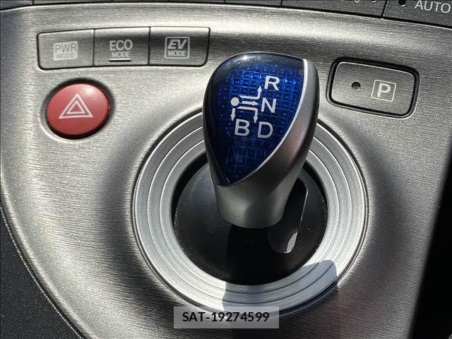 Toyota PRIUS 2014-01 8485945-8