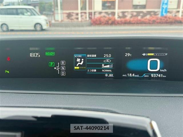 Toyota PRIUS 2017-01 8485942-16