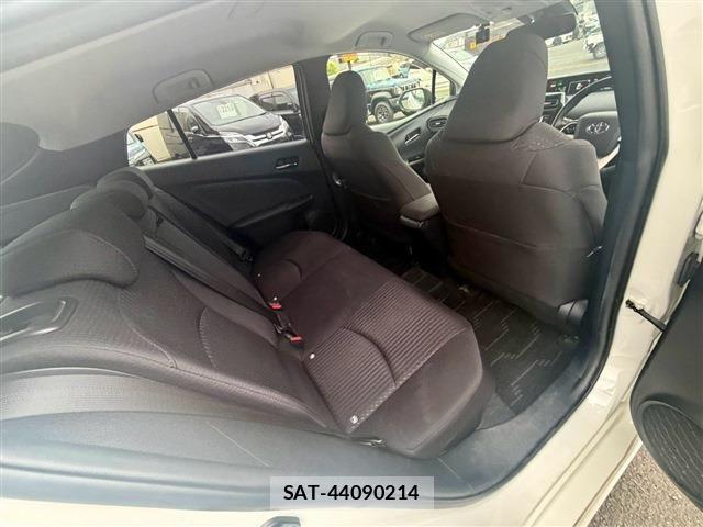 Toyota PRIUS 2017-01 8485942-26
