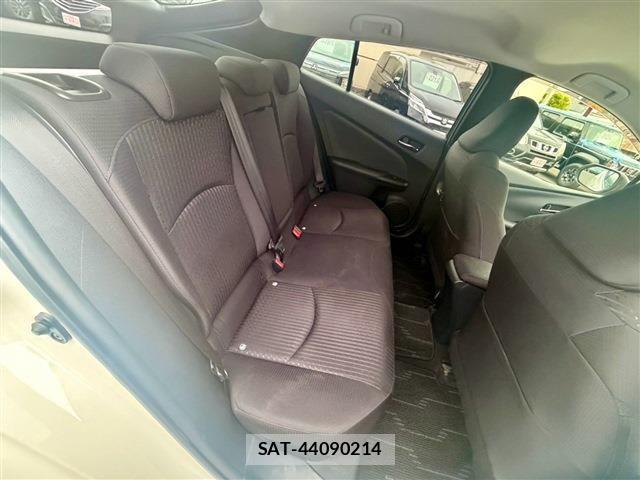 Toyota PRIUS 2017-01 8485942-27
