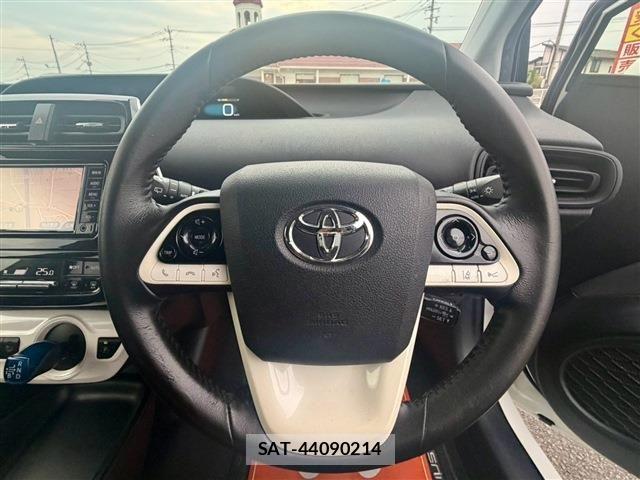Toyota PRIUS 2017-01 8485942-3