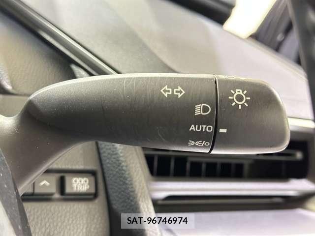 Toyota PRIUS 2023-06 8485933-11