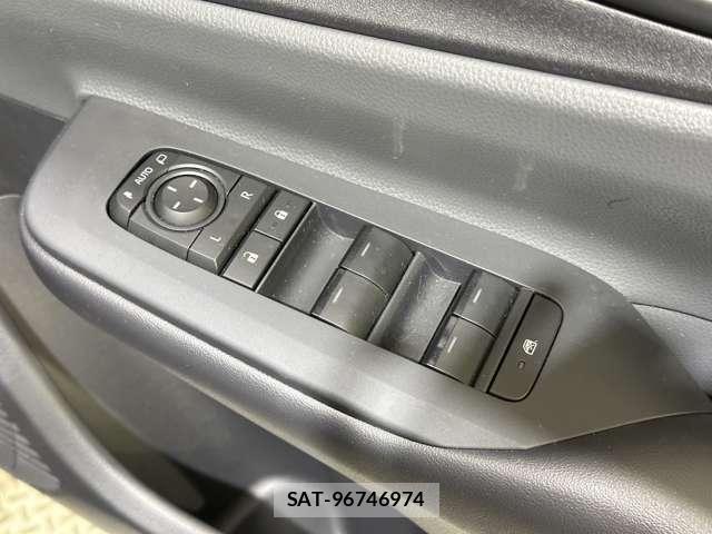 Toyota PRIUS 2023-06 8485933-16