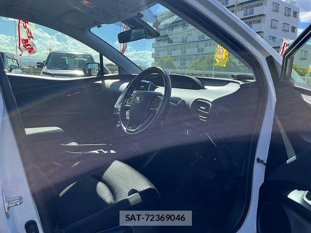 Toyota PRIUS 2022-07 8485935-29