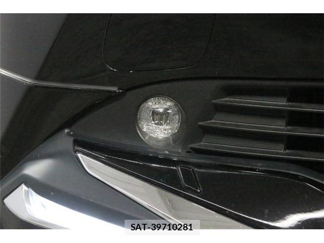 Toyota PRIUS 2019-03 8485940-12