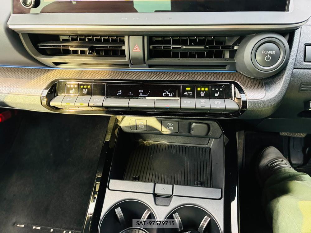 Toyota PRIUS 2025-03 8272588-19