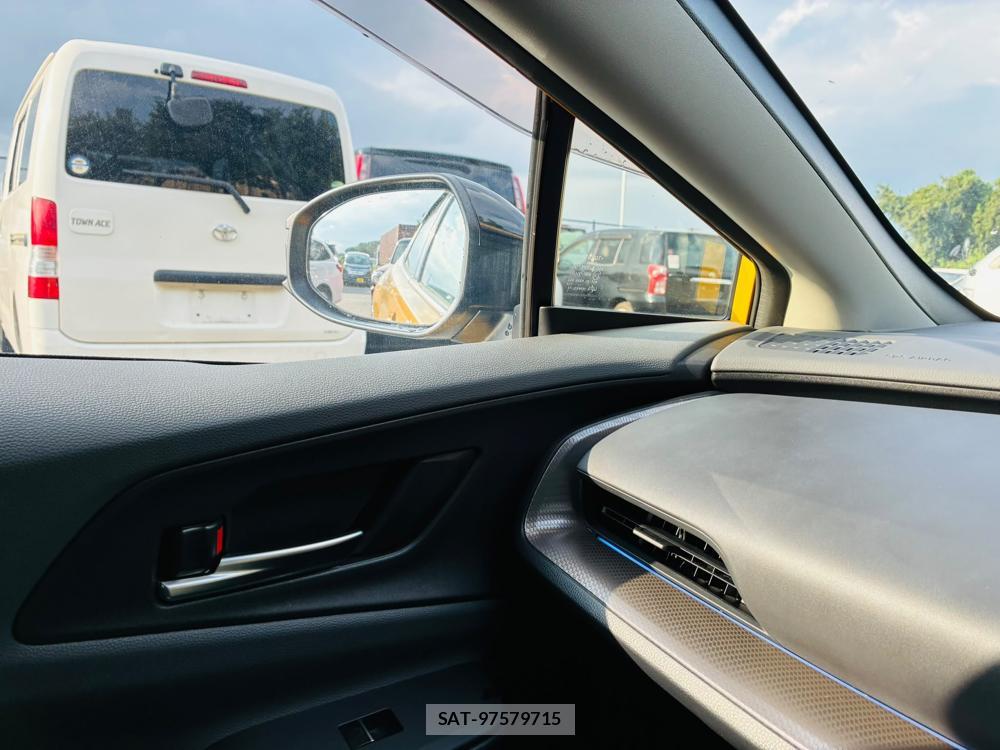 Toyota PRIUS 2025-03 8272588-23