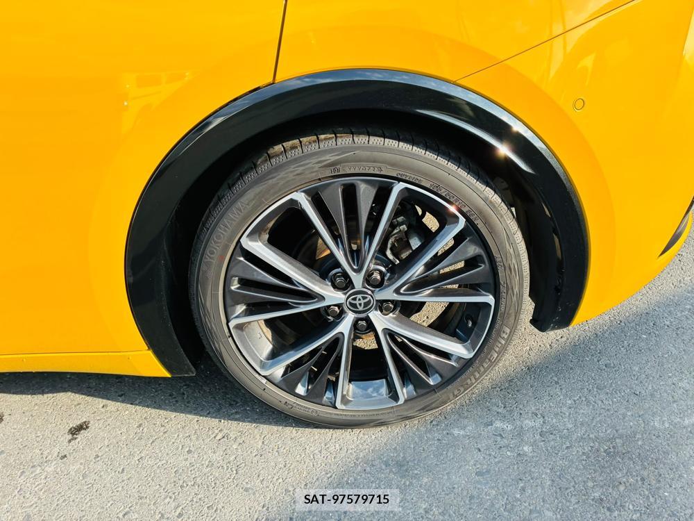 Toyota PRIUS 2025-03 8272588-32