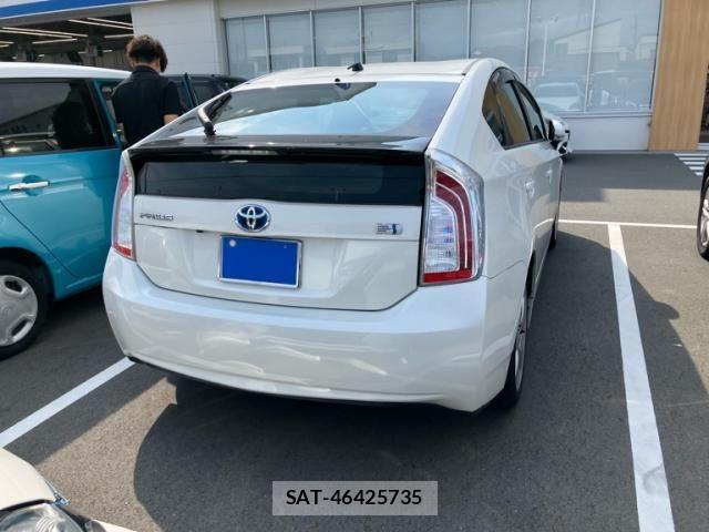 Toyota PRIUS 2014-09 8526672-2