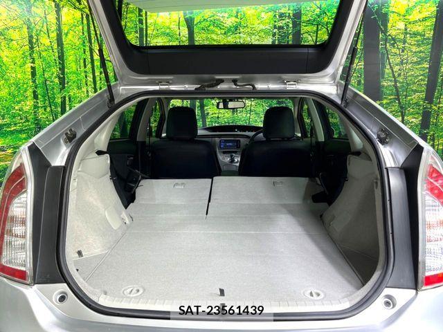 Toyota PRIUS 2014-02 8526665-10