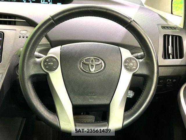 Toyota PRIUS 2014-02 8526665-11