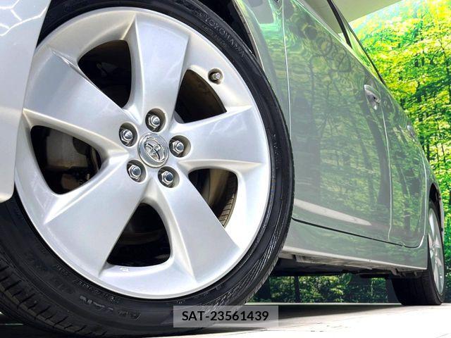 Toyota PRIUS 2014-02 8526665-13