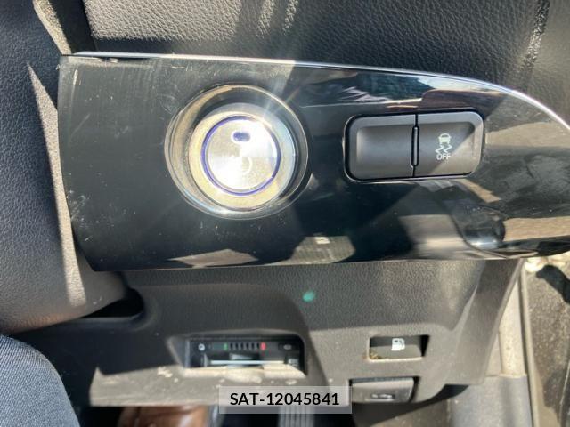 Toyota PRIUS 2017-02 8526656-11