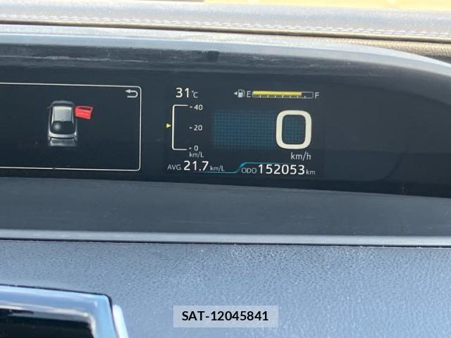 Toyota PRIUS 2017-02 8526656-14