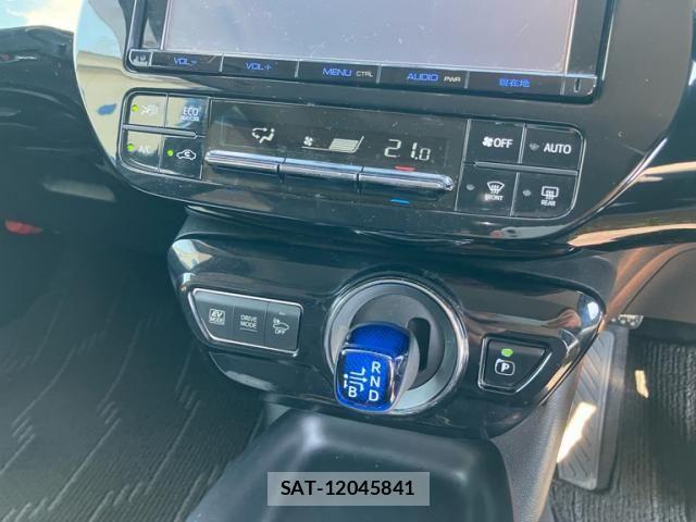 Toyota PRIUS 2017-02 8526656-15