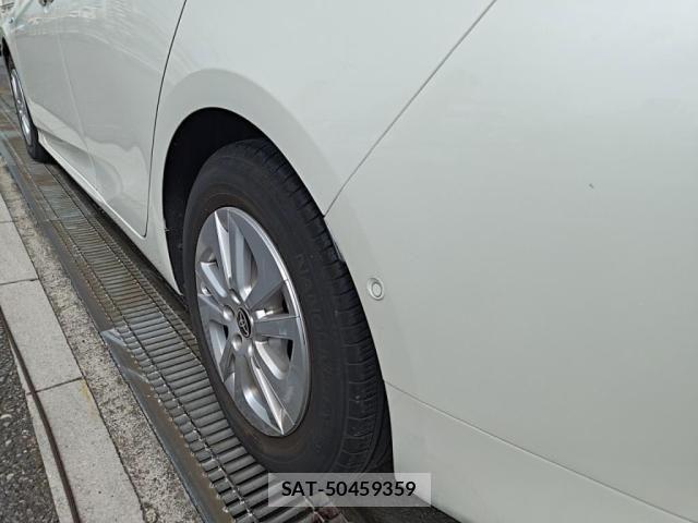 Toyota PRIUS 2017-09 8526631-11