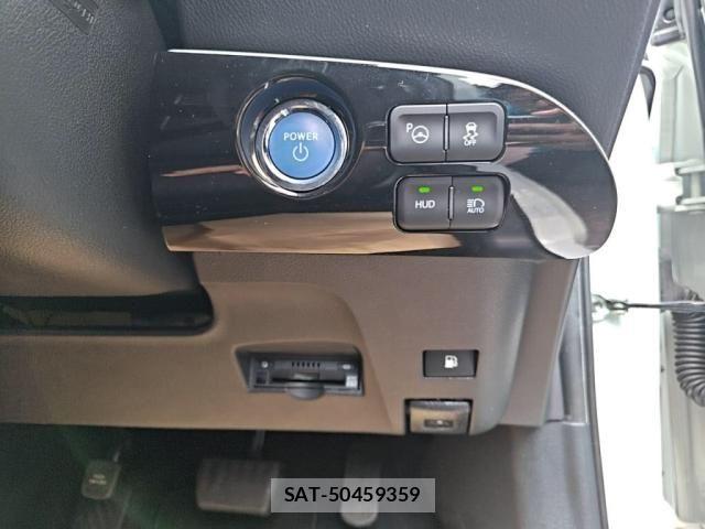 Toyota PRIUS 2017-09 8526631-16