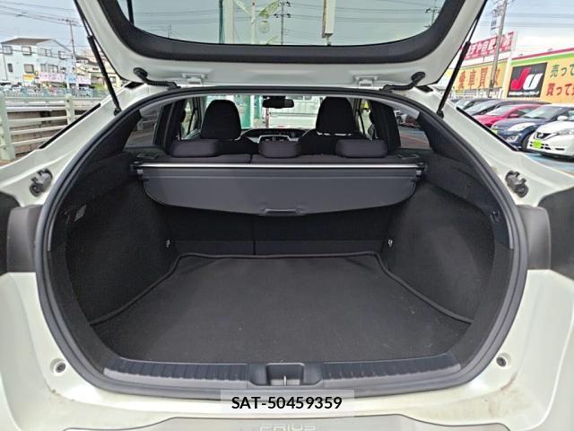 Toyota PRIUS 2017-09 8526631-24