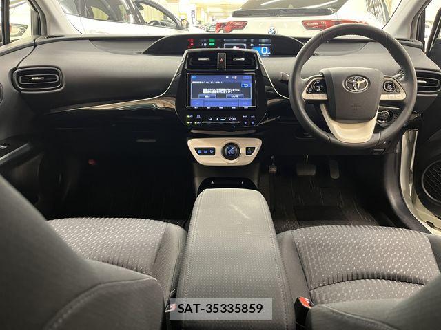 Toyota PRIUS 2018-01 8526648-1