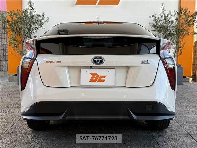 Toyota PRIUS 2016-06 8526655-13