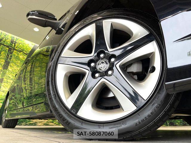 Toyota PRIUS 2019-11 8526619-12