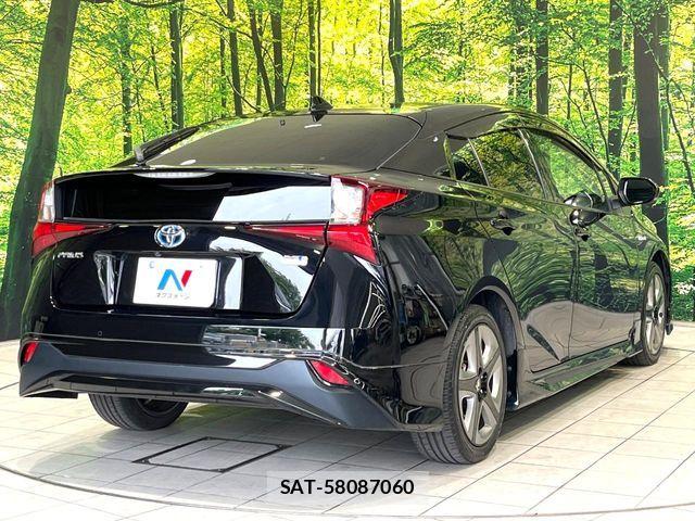 Toyota PRIUS 2019-11 8526619-16