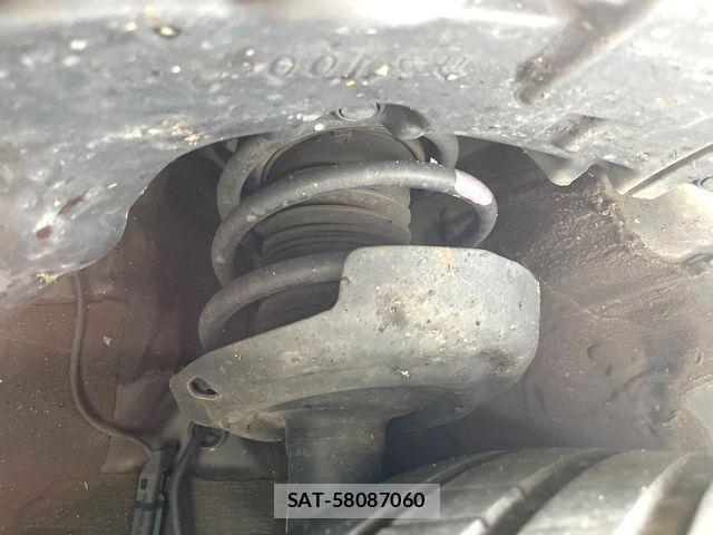 Toyota PRIUS 2019-11 8526619-19