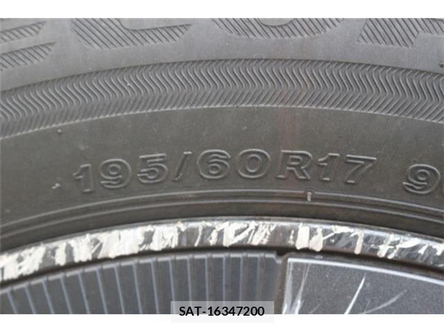 Toyota PRIUS 2023-06 8526613-24
