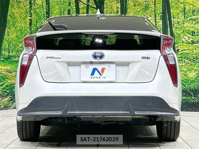 Toyota PRIUS 2016-04 8526632-14