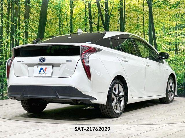 Toyota PRIUS 2016-04 8526632-16