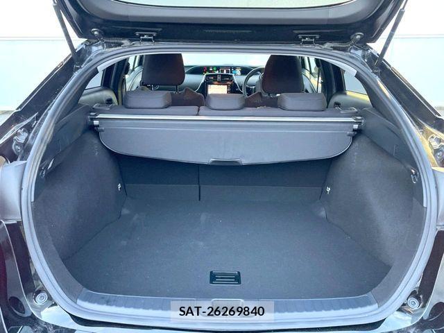 Toyota PRIUS 2017-03 8526633-10