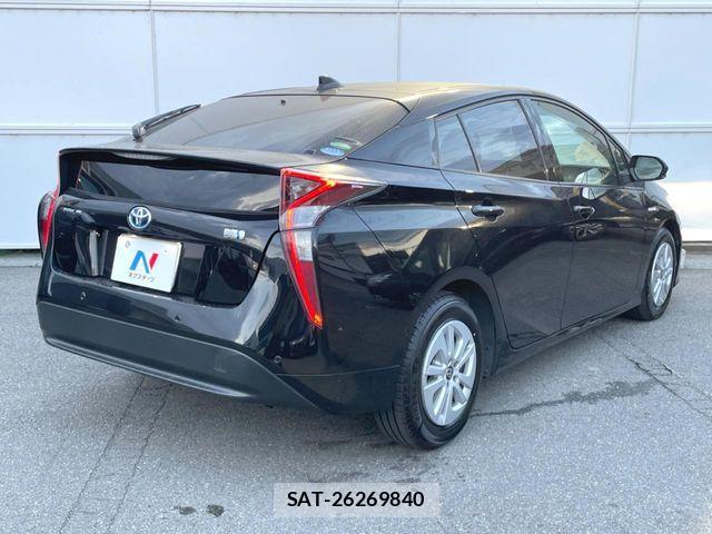 Toyota PRIUS 2017-03 8526633-16