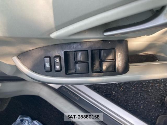 Toyota PRIUS 2012-03 8526686-17