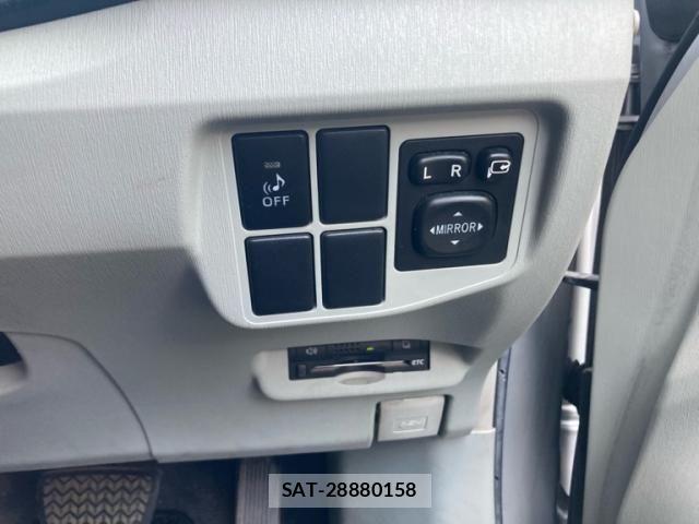 Toyota PRIUS 2012-03 8526686-18