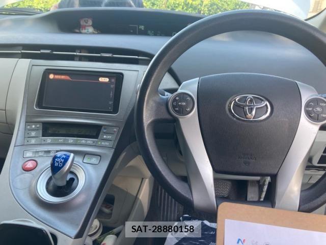 Toyota PRIUS 2012-03 8526686-23
