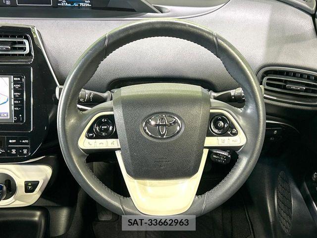 Toyota PRIUS 2016-02 8526649-10